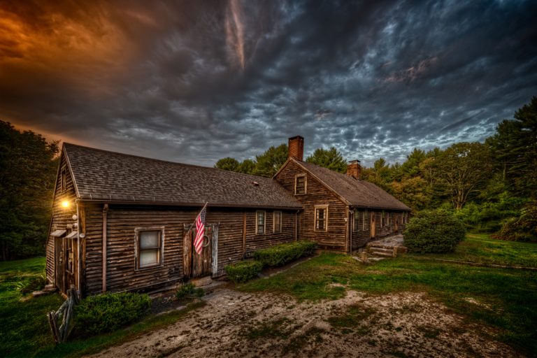 The conjuring house обзор