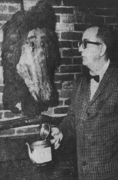 Boston Globe columnist Ted Ashby with the Egopantis in September of 1962.