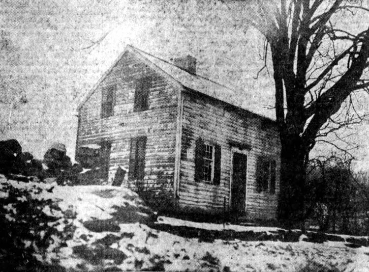 The haunted Brown House in Essex, Connecticut, circa 1915.