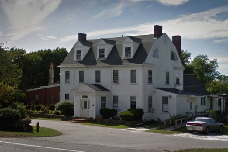 The Valley Inn Restaurant, which sits on the site of the former Cornell farmhouse in Portsmouth, Rhode Island.